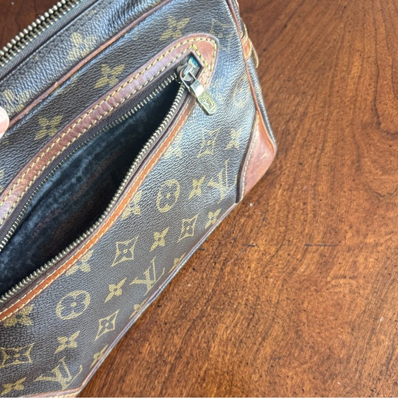 LV Vintage Wristlet Louis Vouitton - Picture 5 of 16